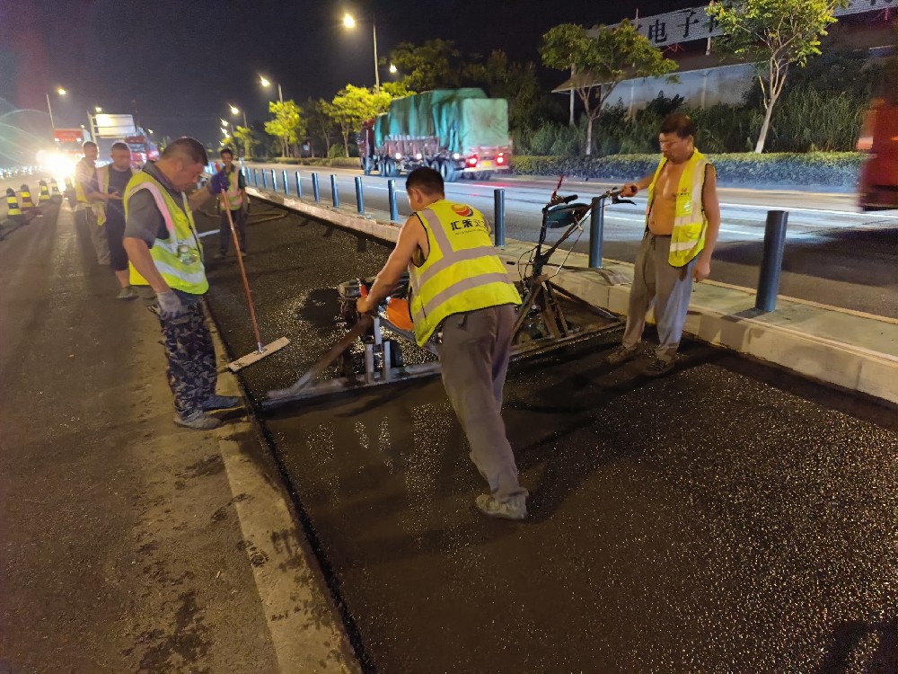 揚(yáng)州市G233寶應(yīng)段灌漿施工案例